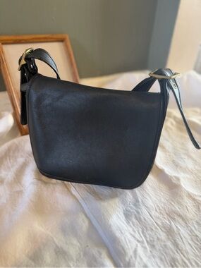 Coach vintage Classic Black Leather Shoulder Bag - Unbranded